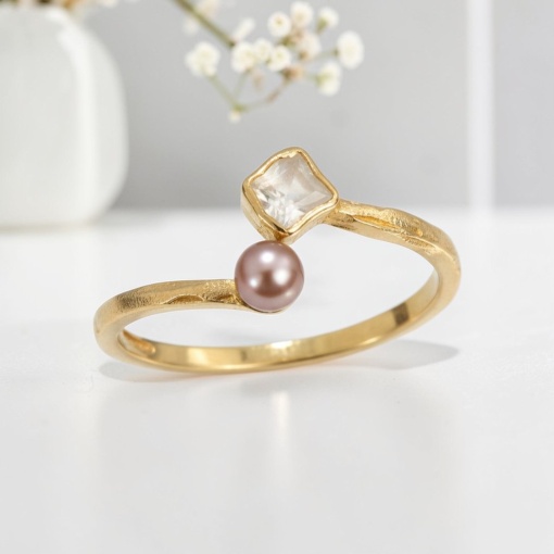 Кольцо "Leaf and pearl" золотой