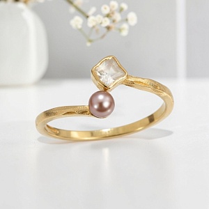 Кольцо "Leaf and pearl" золотой